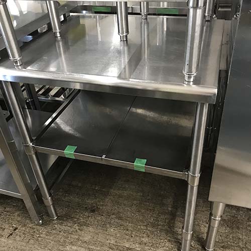 【中古】作業台 中棚付き BGなし 幅700×奥行600×高さ850 【送料別途見積】【業務用】【飲食店 店舗 厨房機器 作業台 業務用作業台】