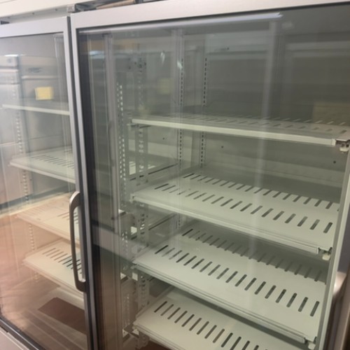 【中古】冷凍リーチインショーケース スイング扉 サンデン・リテールシステム RLD-SS52LZB-YU 幅1550×奥行850×高さ2150 単相100V/三相200V 【送料別途見積】【業務用】【飲食店 店舗 厨房機器 リーチインショーケース 業務用リーチインショーケース】