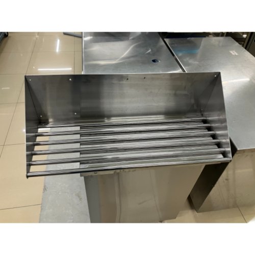 【中古】煙管棚 背板付き添い人 幅805×奥ぶかさ300×高さ250 【貨物輸送別途積もり書き】【お役目用】【飲食店 バス発着場 勝手もと設備 煙管棚 お役目用煙管棚】