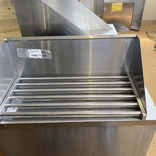 【中古】煙管棚 背板付き添い人 幅620×奥ぶかさ300 【貨物輸送別途積もり書き】【お役目用】【飲食店 バス発着場 勝手もと設備 煙管棚 お役目用煙管棚】