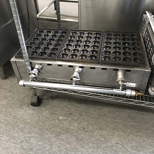 【中古】たこ焼器 24穴×3 幅730×奥ふかさ400×高さ170 都市屁っ放り 【貨物輸送別途積もり書き】【御勤め用】【飲食店 バス発着場 勝手もと備品 風変わり焼物器 御勤め用風変わり焼物器】