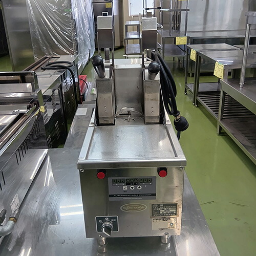 【業界最長1年保証】【中古】冷凍麺解凍調理機 日本洗浄機 UM221 幅260×奥行580×高さ640 三相200V 【送料無料】【業務用】【飲食店 店舗 厨房機器 ゆで麺機 業務用ゆで麺機】 110,000円