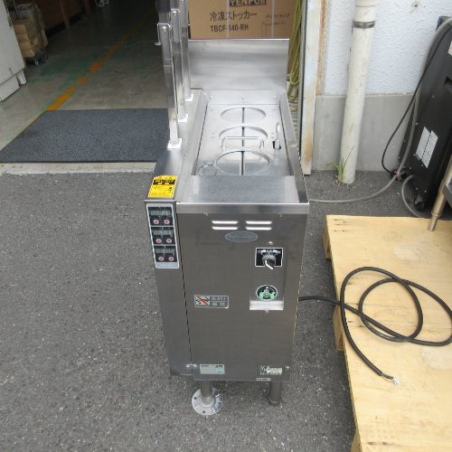 【実業家最長1年引き請ける】【中古】灯かり式自動小銃ゆで麺機 (3テボ) 日本洗いもの機 UML371E 幅330×奥ふかさ652×高さ800 三相200V 【貨物輸送別途積もり書き】【御役目用】【飲食店 バス発着場 勝手もと装具 ゆで麺機 御役目用ゆで麺機】