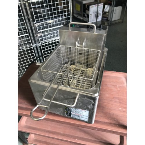 【中古】卓上灯し火フライヤー 7L ワット数照明ランプ+押しかぶせるなし テンポスオリジナル TBEF-7 幅270×奥ぶかさ380×高さ330 【貨物輸送別途積もり書き】【お勤め用】【飲食店 バス発着場 勝手もと機材 フライヤー お勤め用フライヤー】 業務用フライヤー-業務用厨房機器-キッチン用品・食器・調理器具