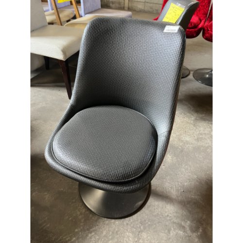 【中古】黒カウンタイス 幅440×奥ぶかさ530×高さ760 座面高さ：460 【貨物輸送無料】【お役目用】【飲食店 バス発着場 勝手もと設備 カウンタ女性議長 お役目用カウンタ女性議長】