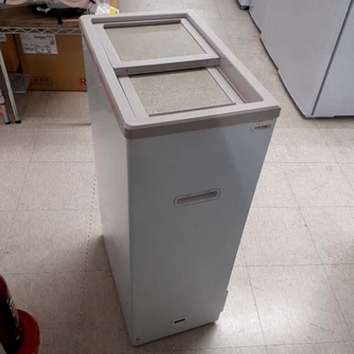 【楽天市場】【中古】スライド扉冷凍ストッカー サンデン・リテールシステム PF-057W 幅485×奥行327×高さ860 【送料別途見積