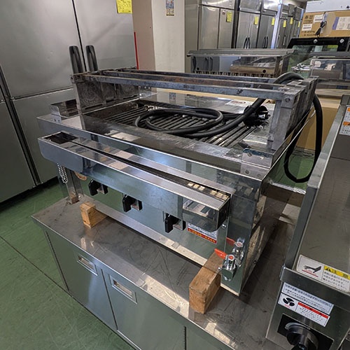 【実業界最長1年引き請ける】【中古】ヒゴグリラー ヒゴグリラー 3P-210C 幅720×奥ふかさ550×高さ350 三相200V 【貨物輸送別途積もり書き】【お役目用】【飲食店 バス発着場 勝手もと装置 グリラー 焼物器 お役目用グリラー お役目用焼物器】
