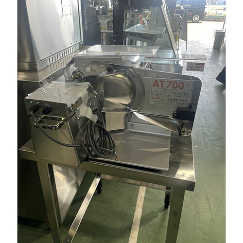 【実業家最長1年引きうける】【中古】パンスライサー ハクラ精機 AT-700L 幅800×奥ふかさ580×高さ320 【貨物輸送別途積もり書き】【未当て嵌める品】【御勤め用】【飲食店 バス発着場 勝手もと備品 スライサー 御勤め用スライサー】