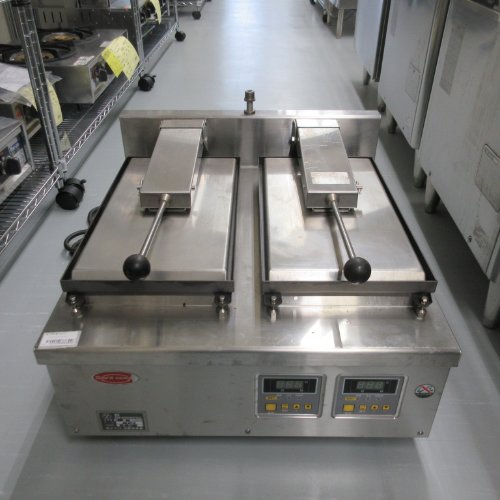 【実業界最長1年引き請ける】【中古】餃子焼機 日本洗い濯ぎ機 GZ271C 幅560×奥ふかさ615×高さ370 三相200V 【貨物輸送別途積もり書き】【お役目用】【飲食店 バス発着場 勝手もと装置 餃子焼器 お役目用餃子焼器】