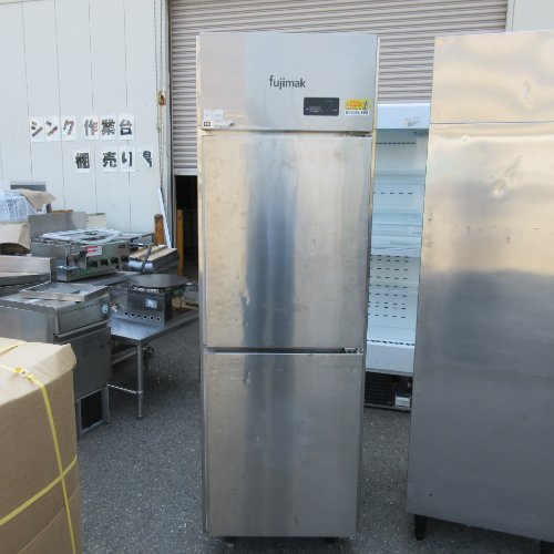 【実業家最長1年引きうける】【中古】2部屋の入り口縦型電気冷蔵庫 フジマック FR6180Ki 幅610×奥ふかさ805×高さ1950 【貨物輸送別途積もり書き】【御勤め用】【飲食店 バス発着場 勝手もと備品 電気冷蔵庫 御勤め用電気冷蔵庫】