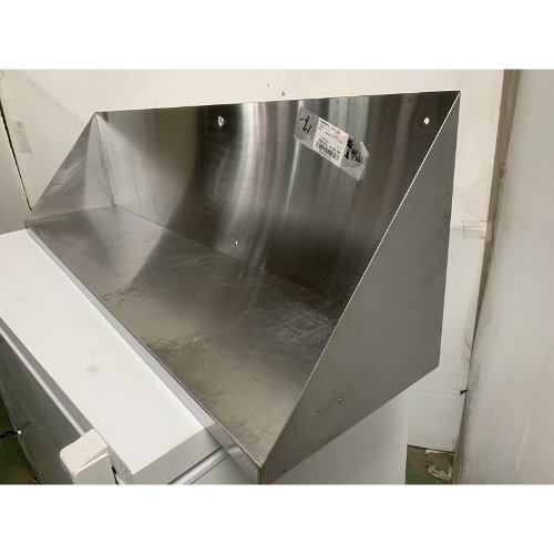 【中古】平棚 背板付き添い人 幅1330×奥ふかさ300×高さ350 【貨物輸送別途積もり書き】【御勤め用】【飲食店 バス発着場 勝手もと備品 平棚 上棚 御勤め用平棚 御勤め用上棚】