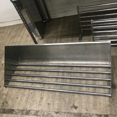 【中古】煙管棚 背板付き添い人 幅900×奥ふかさ300×高さ250 【貨物輸送別途積もり書き】【お役目用】【飲食店 バス発着場 勝手もと装置 煙管棚 お役目用煙管棚】