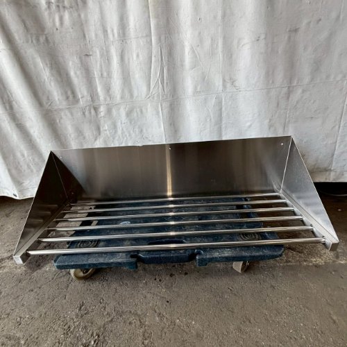 【中古】配管棚 背板付き添い人 幅900×奥ふかさ300×高さ250 【貨物輸送別途積もり書き】【御勤め用】【飲食店 バス発着場 勝手もと備品 配管棚 御勤め用配管棚】