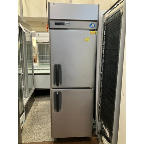 【実業家最長1年引きうける】【中古】縦型電気冷蔵庫 パナソニック(Panasonic) SRR-K681 幅615×奥ふかさ800×高さ1950 【貨物輸送別途積もり書き】【御勤め用】【飲食店 バス発着場 勝手もと備品 電気冷蔵庫 御勤め用電気冷蔵庫】