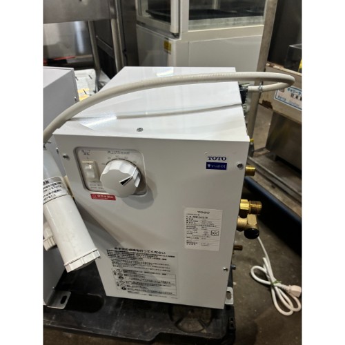 【中古】小型明かり温水器 TOTO REW12A1B1H 幅242×奥ふかさ319×高さ390 【貨物輸送別途積もり書き】【お役目用】【飲食店 バス発着場 勝手もと装置 温水器 お役目用温水器】