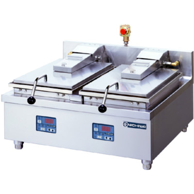 【業務用】 ニチワ 電気自動餃子焼器 卓上タイプ 2連式 NGM-5.6AT 幅650×奥行600×高さ250mm 【送料無料】餃子焼き器_餃子焼き機_ぎょうざ_ギョウザ_電気式_調理機器・業務用厨房器具_厨房機器_餃|厨房機器と店舗用品 TENPOS