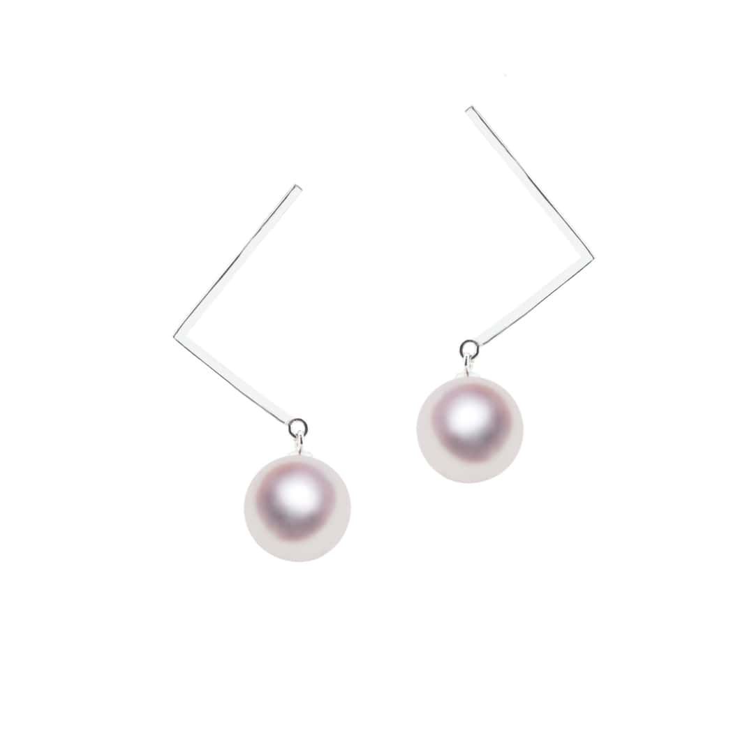 K18WG 7.5mm アコヤ真珠 デザインピアス 宇和島 真珠 ジュエリー・アクセサリー・Tensei Pearl 天成真珠(あこや パール 本真珠 フォーマル カジュアル 誕生日 結婚式 七五三 成人祝い 就職祝い 成人式 卒業式 入学式 入園式 卒園式 母の日 ギフト プレゼント)｜宇和島 天成真珠
