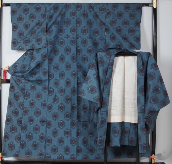 【お取り置きですアンサンブル 正絹 紬 椿】 アンサンブル 正絹 紬 椿】