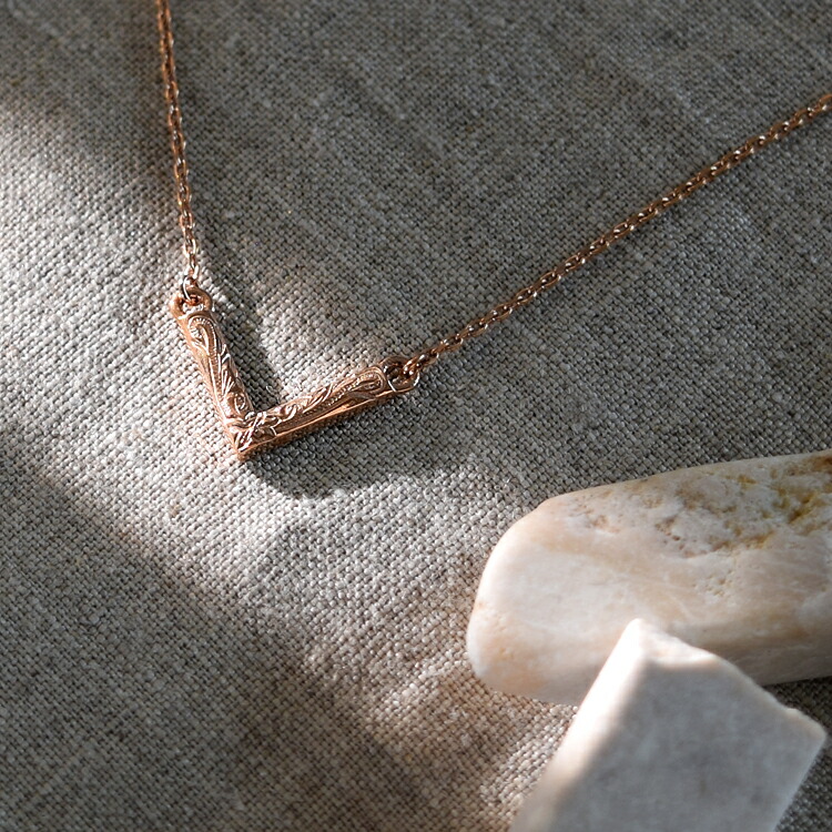 楽天市場 ハワイアンジュエリー ハワイアン ネックレス ステンレス レディース V字 金属アレルギー対応 サージカルステンレス つけっぱなし あずきチェーン イエローゴールドカラー シンプルコーデ 大人かわいい ペアジュエリー テラグラティア