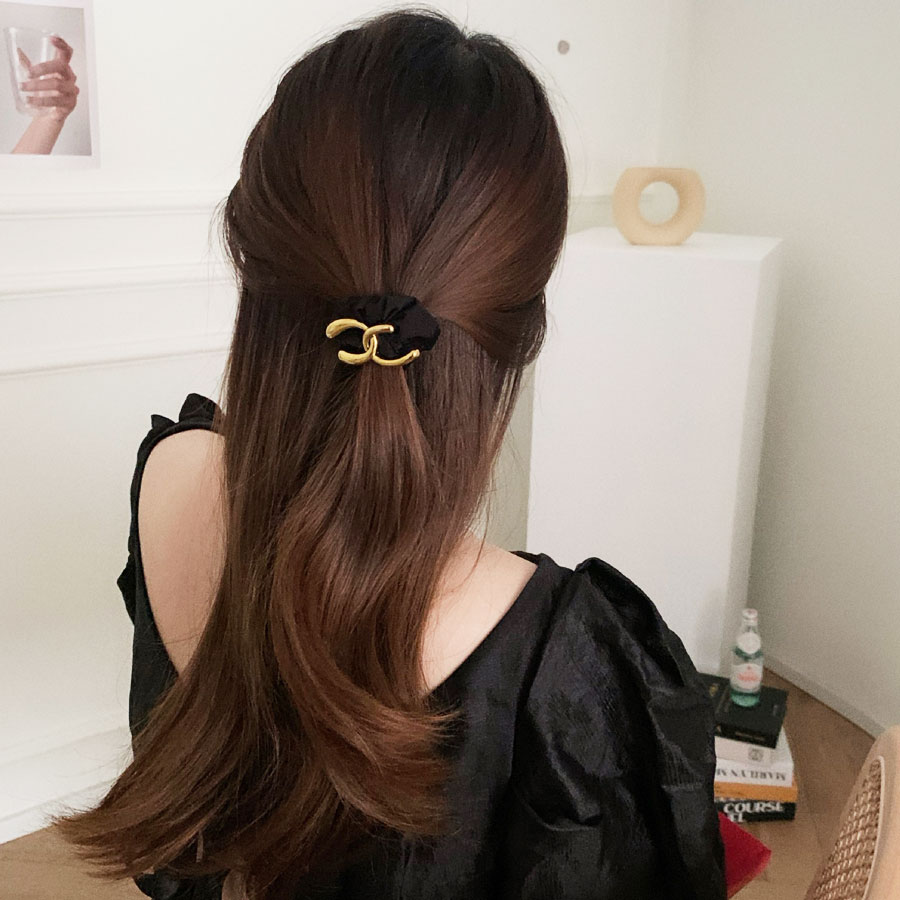 市場 クーポン利用で10％OFF レディース ヘアアクセ ブレスレット ヘアゴム ゴールド シュシュ メタル ゴム モチーフ アクセサリー まとめ髪