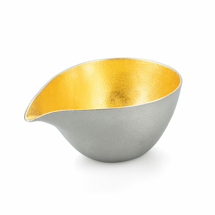 【お買い物マラソン×ポイント優待キャンペーン】能作 片口 大 金箔 金箔 日本酒 酒器 【和紙ラッピング】 正規代理店 北陸の工芸品 ギフト プレゼント 記念品 還暦祝い 退職祝い 引越し祝い 母の日 父の日