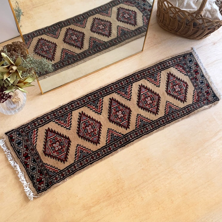 【12時までのご注文で当日出荷】 ヴィンテージ トライバル ラグ 92cm×30cm ベージュ×レッド 赤