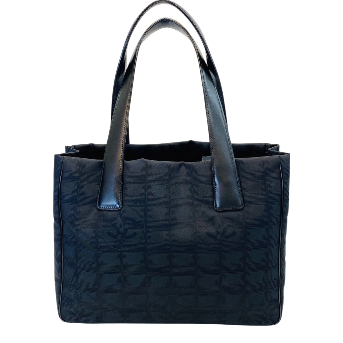 ⭐︎CHANEL黒 ナイロン レザー トートバッグ⭐︎ CHANEL シャネル トートバッグ シルバー金具 正規品 付属品あり