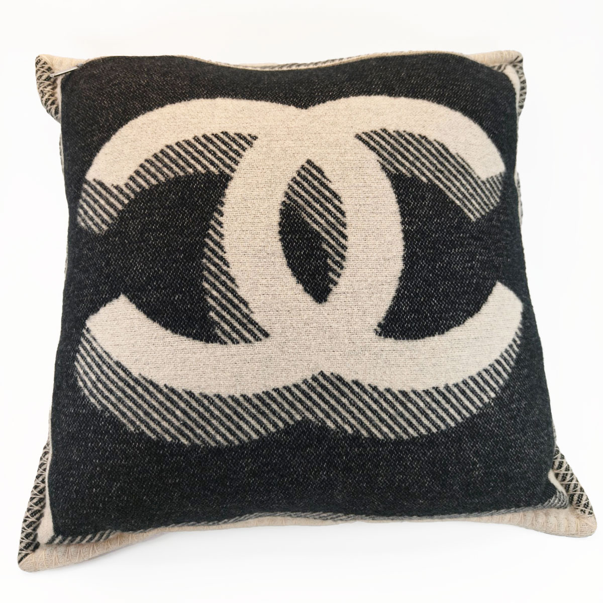 シャネル CHANEL クッション ウール ブラック ホワイト ココマーク ロゴ 楽天市場】シャネル CHANEL ウール ブラック ホワイト ココ