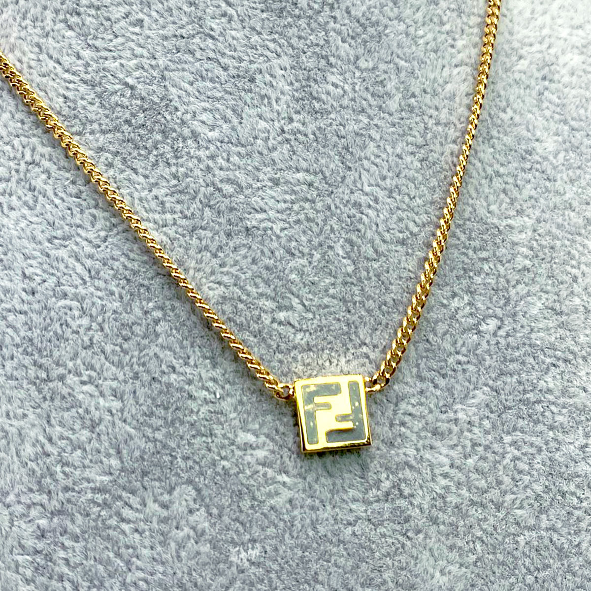新品　正規品FENDI ガンメタ　キーリング　ネックレスチェーン 210.jpg