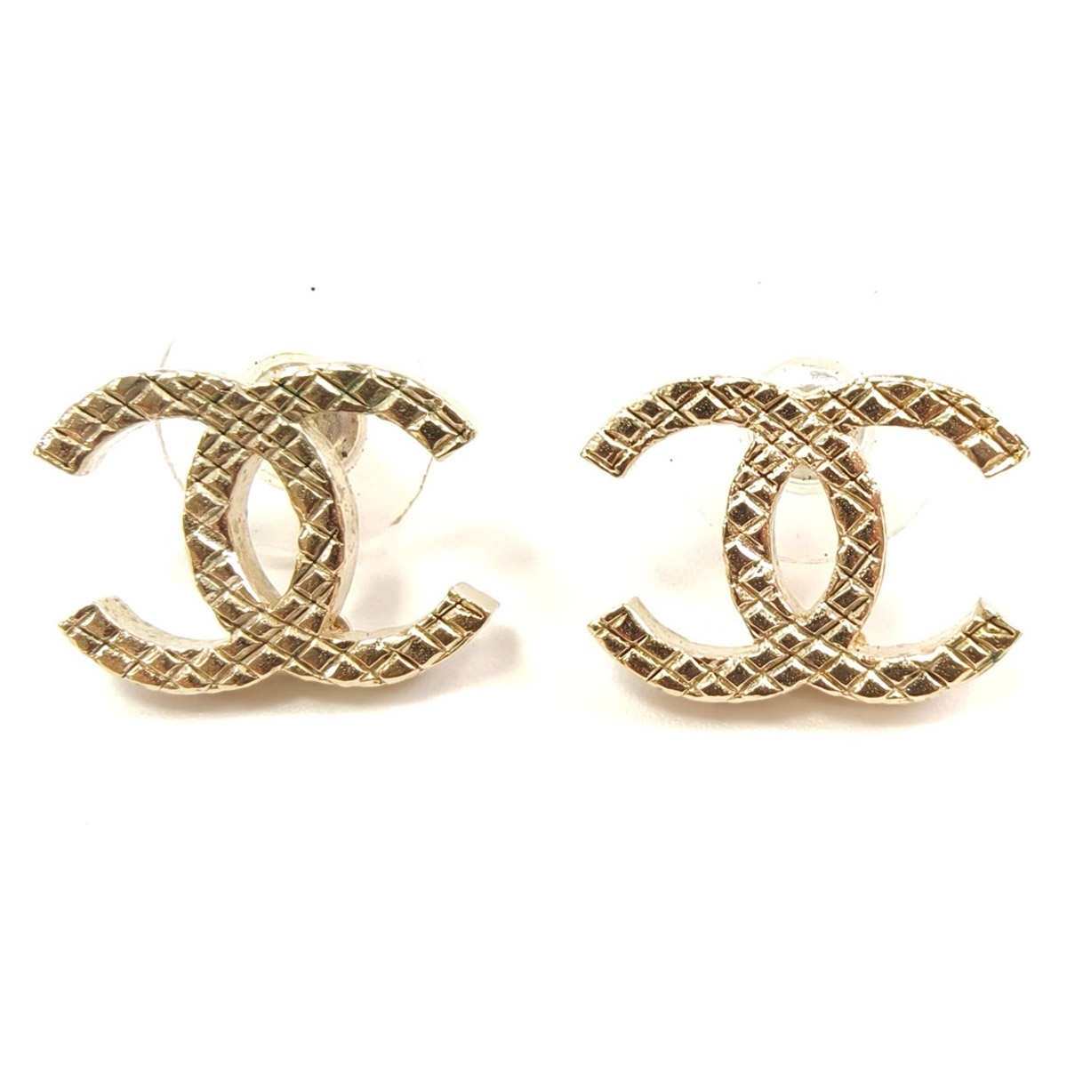 【美品】CHANELロゴ スタッドピアス CHANEL ロゴ スタッドピアス