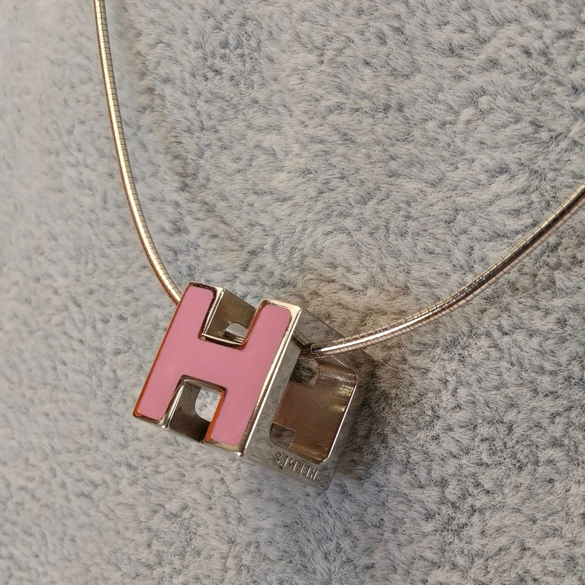 Taro　HERMESエルメス H キューブ ネックレス ピンク　シルバー Taro HERMESエルメス H キューブ ネックレス ピンク シルバー HERMES