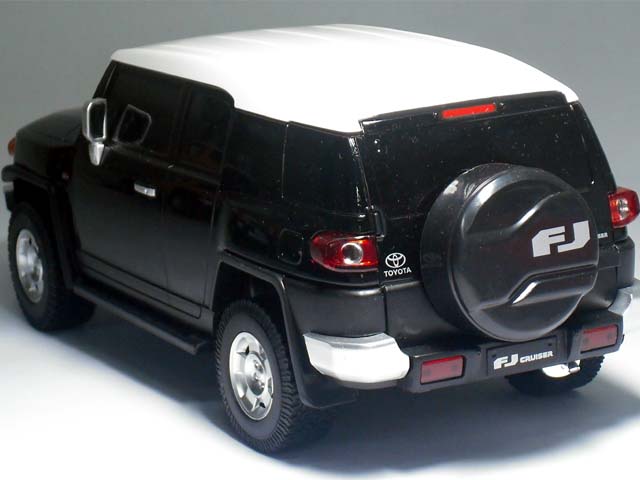 新色登場！【電池付】RC トヨタFJクルーザーラジコン 1/20サイズ