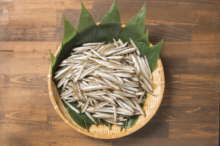 【楽天市場】【送料無料】冷凍 わかさぎ 小サイズ(1尾約5cm未満） 業務用 1kg (500g×2P) (小川原湖漁業協同組合)(冷凍)| ワカサギ 青森 青森県産 Sサイズ 唐揚げ・かき揚げにどうぞ・・・：中国四国のスーパー・フジの通販