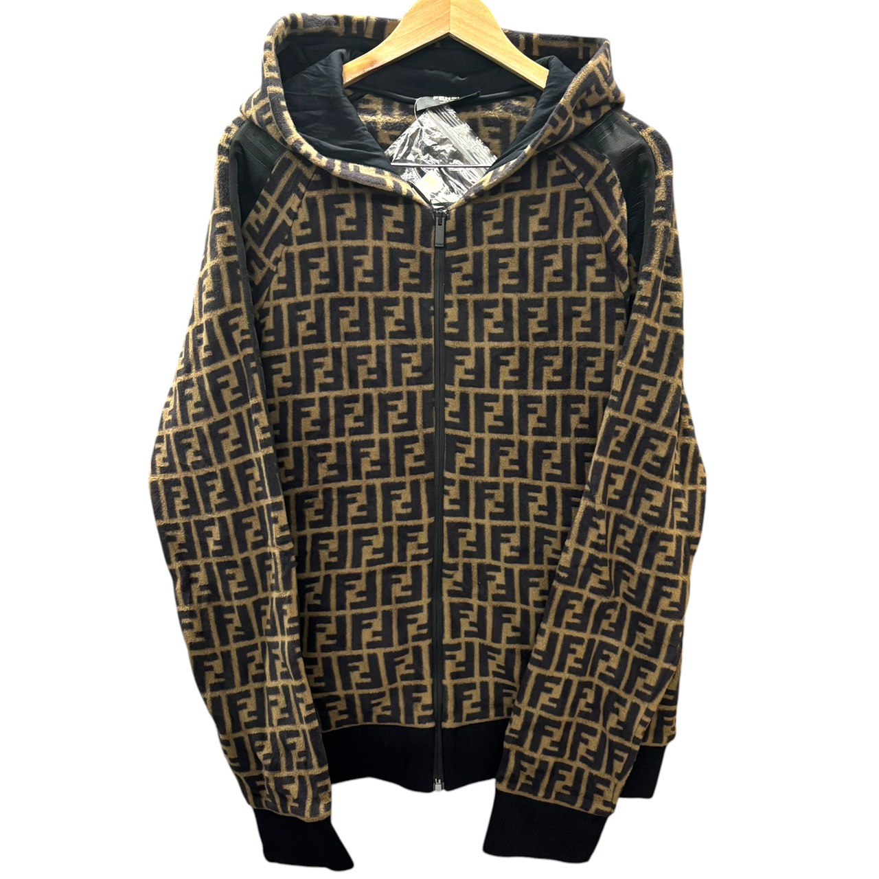 【送料無料】FENDI フェンディ FFロゴ ズッカ 総柄 ジップアップパーカー FAF533 A68X Lサイズ ブラウン メンズ レディース【中古】|ブランドコミュニケーションズ