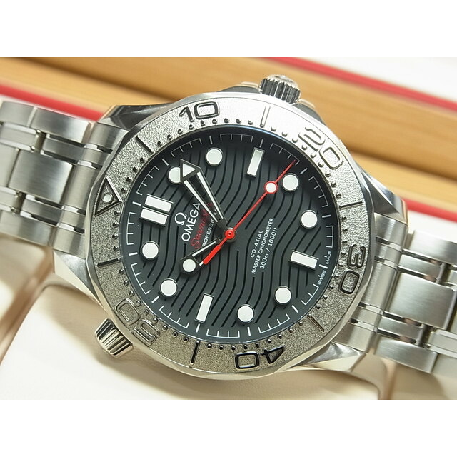 【中古】オメガ（OMEGA）シーマスター ダイバー300M　Nektonエディション　210.30.42.20.01.002