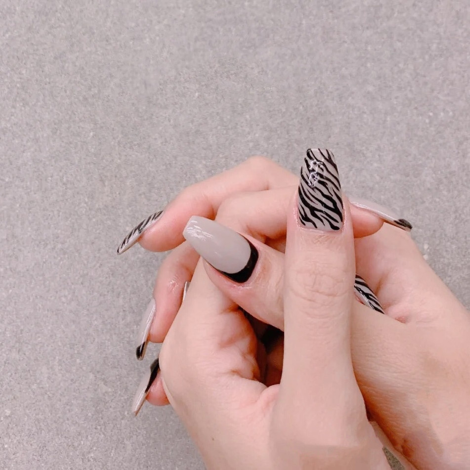 楽天市場 送料無料 デザインネイルチップ つけ爪 お得な24枚set セット ネイルアート デコネイル 成人式 結婚式 披露宴 ネイルチップ ネイルパーツ J 1129 R146 安カワアクセサリーmuse本店