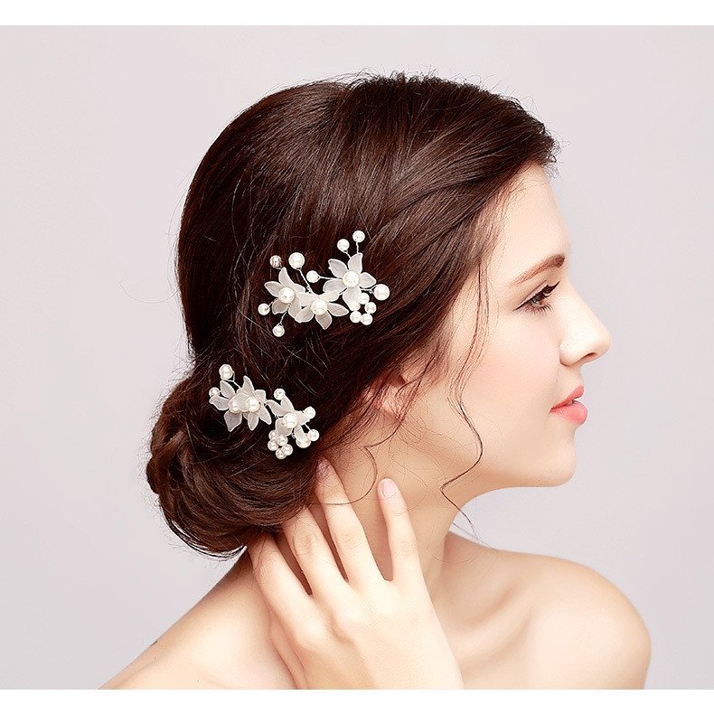 楽天市場 ウエディング ヘッドドレス 結婚式 ヘアピン パール フラワー 4個セット 髪飾り ヘアアクセサリー ブライダル 花嫁 花モチーフ ラインストーン H 安カワアクセサリーmuse本店