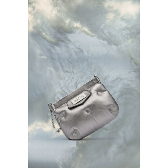 ＼エントリーで全品最大P19倍！4/4(土)20時～／ Maison Margiela 【 メゾン マルジェラ 】「 グラム スラム 」 チェーン クラッチバッグ ミニ Metallic grey (S56WF0161P6748H3809) 24AW 24秋冬 【 送料無料 】 正規品 正規 バッグ バック クラッチバック