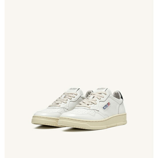 ＼エントリーで全品最大P19倍！4/4(土)20時～／ AUTRY 【オートリー】 MEDALIST LOW SNEAKERS IN LEATHER COLOR WHITE AND BLACK WOMAN'S (AULW-LL22)スニーカー