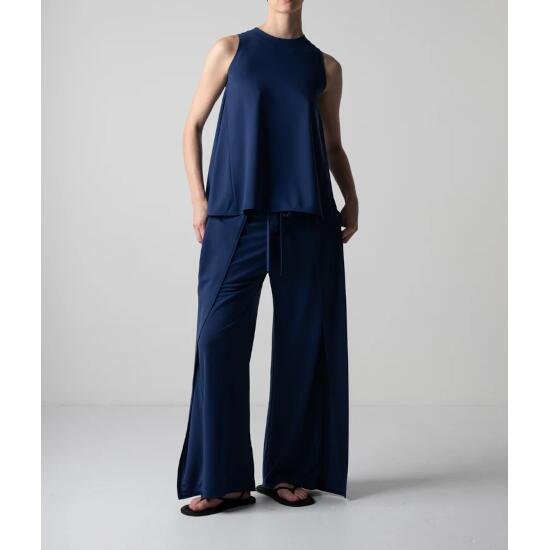 37 INDIGO (12102-213-821-1)　25SS　25春夏　トップス　バックフレアトップ　ノースリーブ