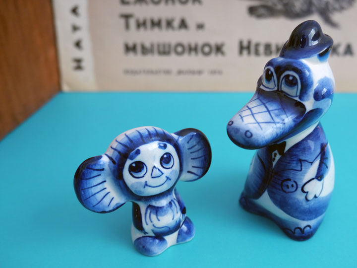 楽天市場 ロシア グジェリ 仲良し チェブラーシカとゲーナのセット おしゃれ 雑貨 インテリア 置物 オブジェ 陶磁器 The Wind