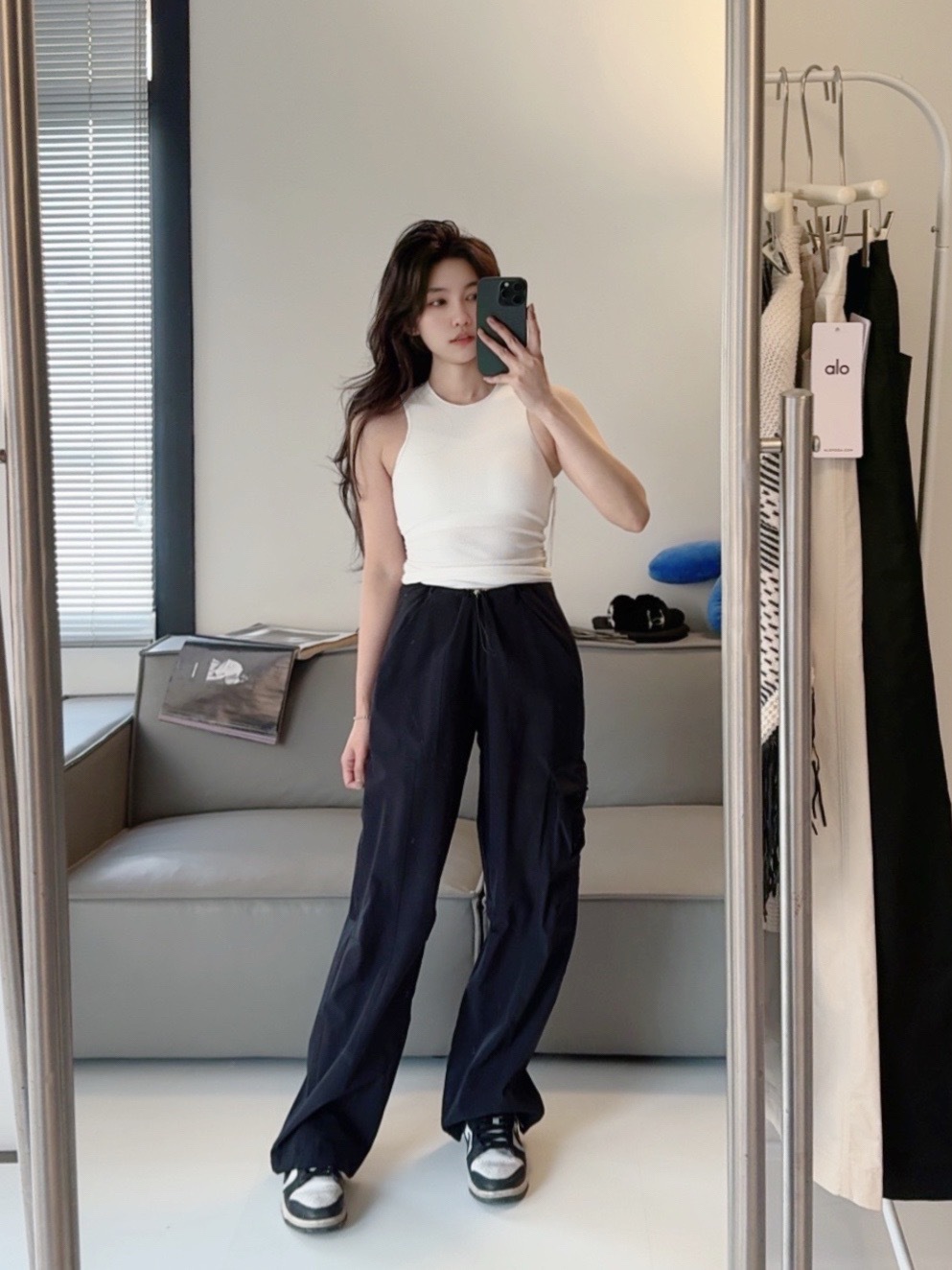 ★ ALO Yoga ★ボトムス レディース パンツカーゴパンツ レディース 夏 作業着 ジョガーパンツ レディース カーゴパンツ レディース 長ズボン ゆったり 作業着風 ワークパンツ オーバーサイズ ルーズ 動きやすい かっこいい 無地 ハイウエスト カーゴパンツ 黒｜スリーホーク