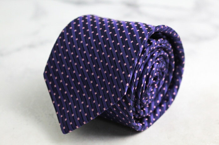 美品 イタリア製 HUGO BOSS ソリッド ナロータイ ネクタイ ネイビー 美品꧂ ボス ネクタイ ナロータイ 花柄 ボタニカル ネイビー