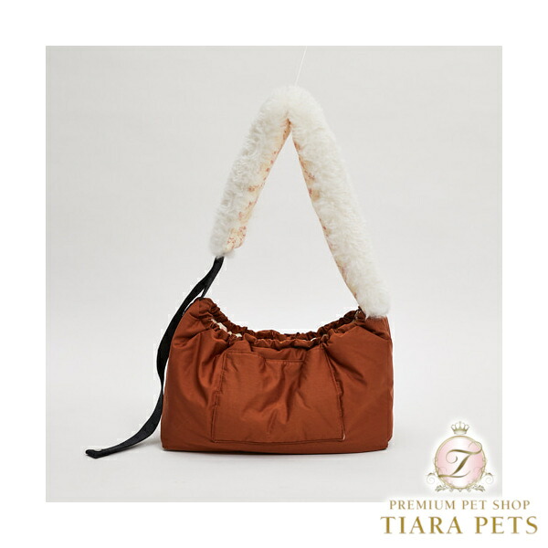 【最大3,000円OFFクーポン配布中★ポイント2倍】ルイスドッグ louisdog Amber Fur Sling Bag【小型犬 犬用 キャリーバッグ スリングバッグ カバン セレブ】｜TIARA PETS