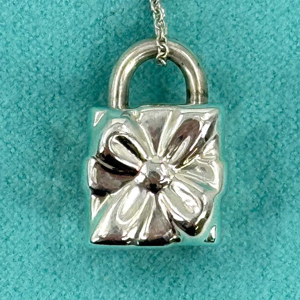 【中古】美品 TIFFANY 頸飾り SV925 差し上げ物ボックス席 チェーン店