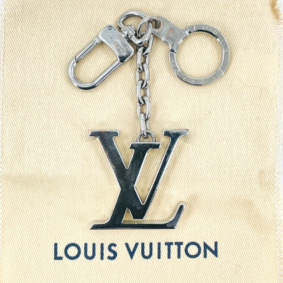 【中古】LOUIS VUITTON ポルトクレ シルバー イニシャル ロゴ チャーム M65071|Tibi Trunk 店