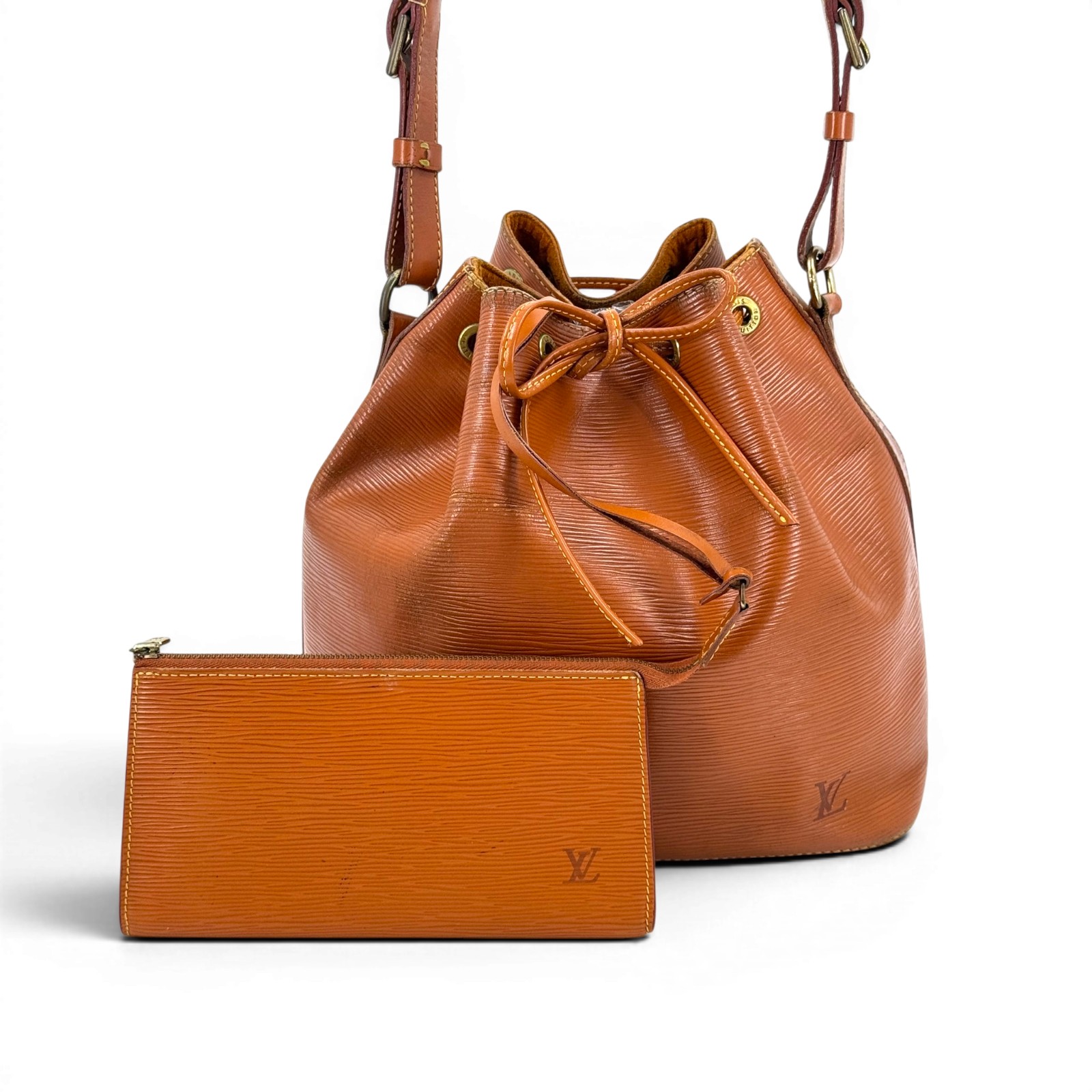 【中古】LOUIS VUITTON プチ・ノエ エピレザー ケニア 赤銅色 合切袋 井戸釣瓶御徒面子 M44103
