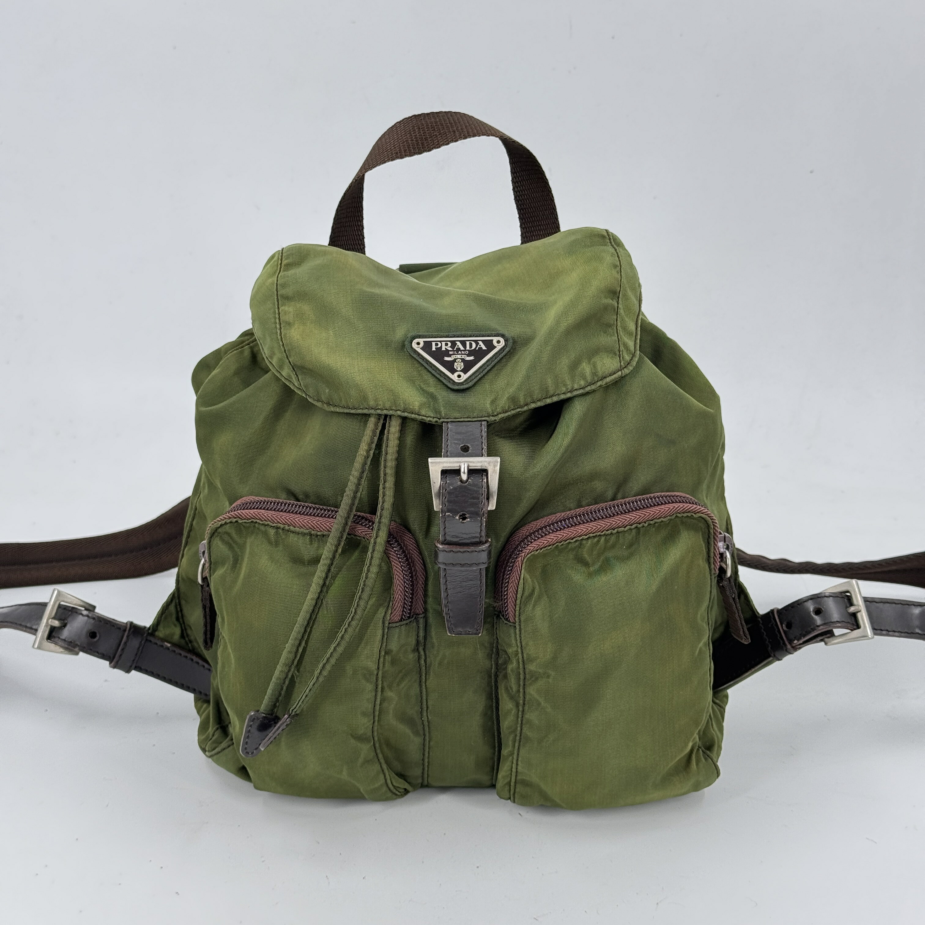 【中古】PRADA テスートナイロン ミニリュック カーキグリーン トライアングルロゴ｜Tibi Trunk　店