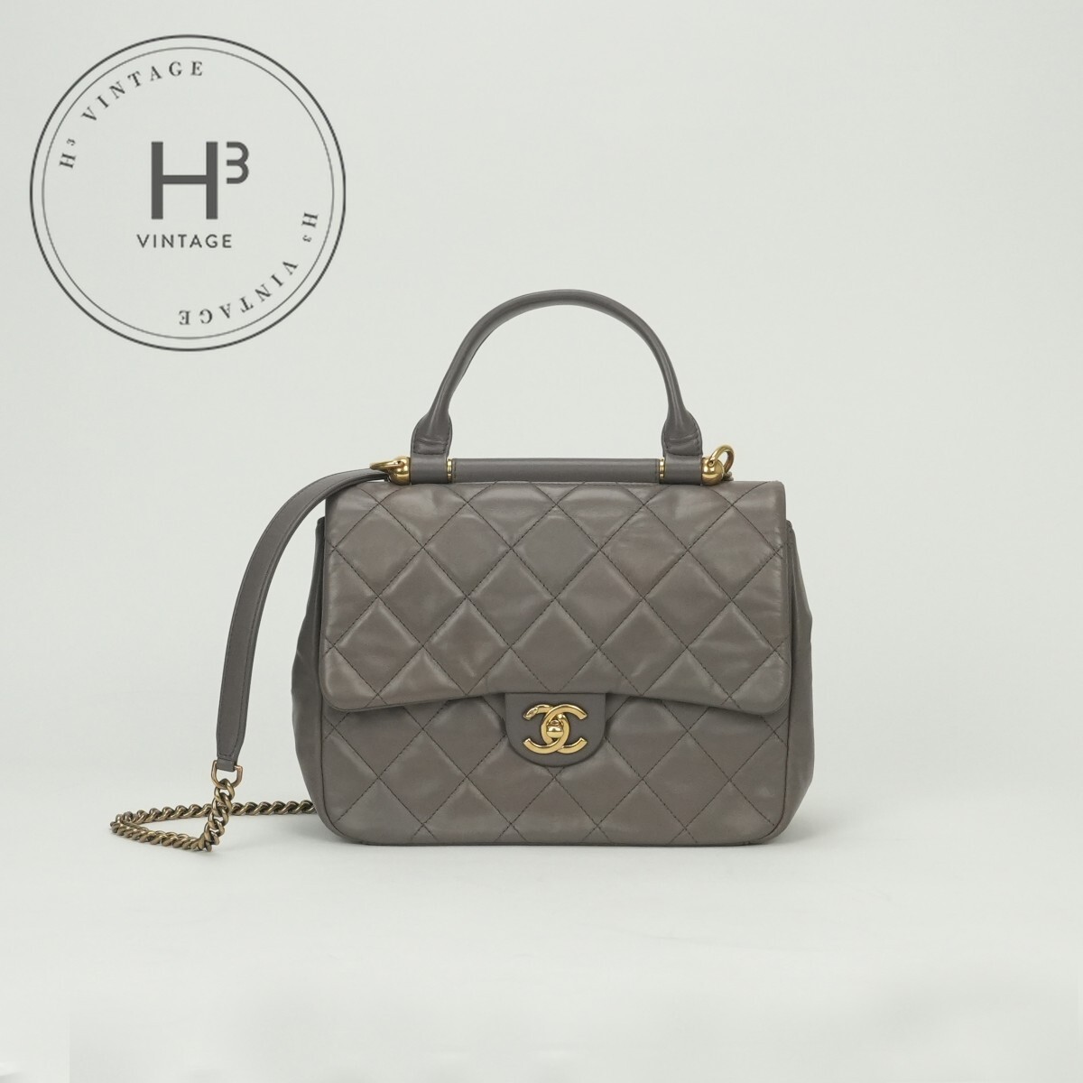 シャネル CHANEL マトラッセ バッグ トートバッグ ショルダーバッグ カーフスキン グレー Gray ゴールド金具 ハンドバッグ 2Way トップハンドル ココマーク ターンロック 213,950円