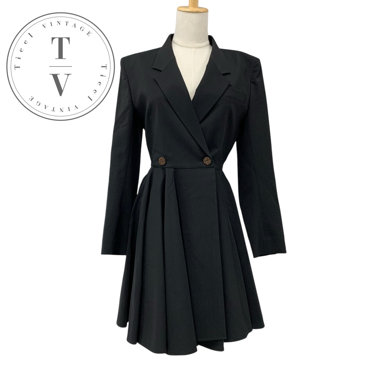 【ルイヴィトン】19SS ワンピース　フリル リボン　モノグラム 黒　36 ルイヴィトン モノグラム ワンピース フリル袖 42 - メルカリ